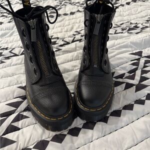 Dr.Martens Sinclair platform boots